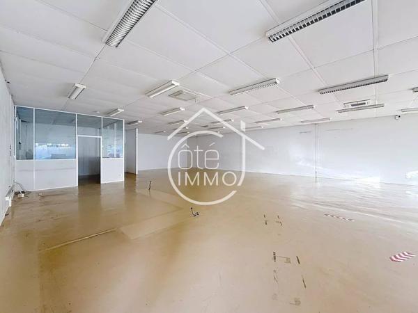 Sainte-Foy-la-Grande – Local commercial de 335 m² avec excellente visibilité