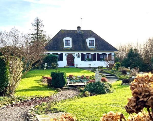 Maison : 6 pièce(s) 120 m²  + Autre surface 198m² et Jardin