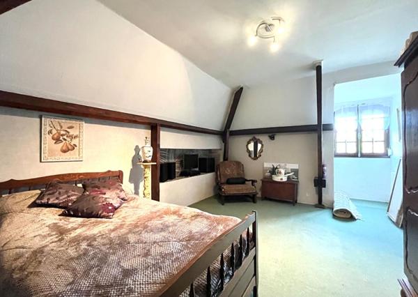 Maison : 6 pièce(s) 120 m²  + Autre surface 198m² et Jardin