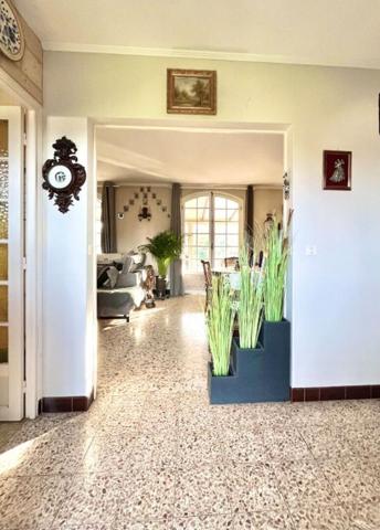 Maison : 6 pièce(s) 120 m²  + Autre surface 198m² et Jardin