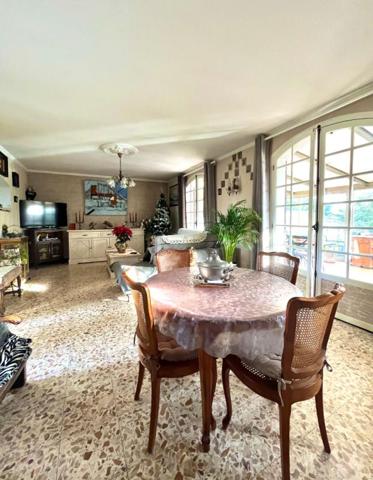 Maison : 6 pièce(s) 120 m²  + Autre surface 198m² et Jardin