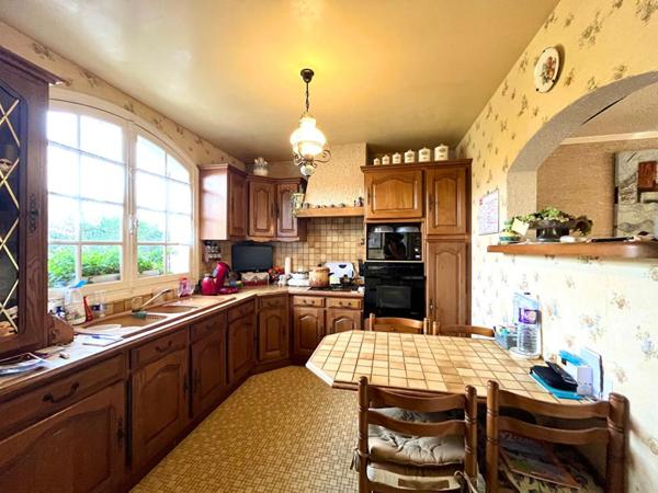 Maison : 6 pièce(s) 120 m²  + Autre surface 198m² et Jardin