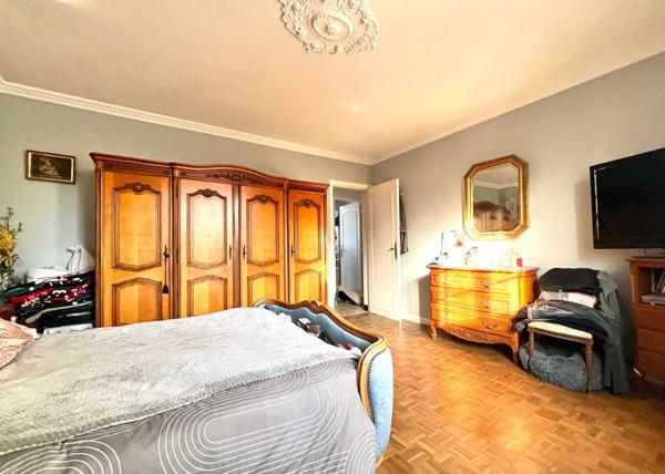 Maison : 6 pièce(s) 120 m²  + Autre surface 198m² et Jardin