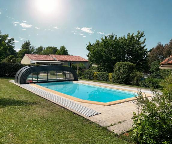 Maison lumineuse avec piscine, sous-sol intégral et jardin – proche Ribérac centre