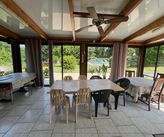 Maison lumineuse avec piscine, sous-sol intégral et jardin – proche Ribérac centre