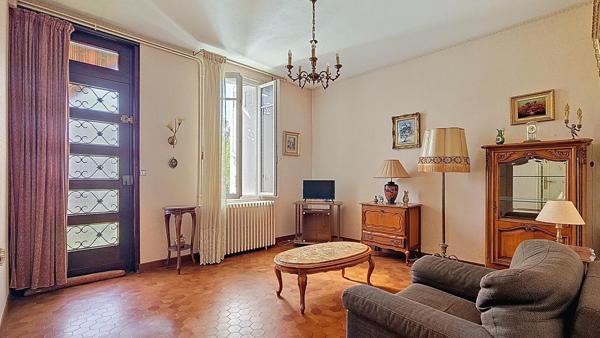 Maison pierre 1900 à mettre au gout du jour, fort potentiel