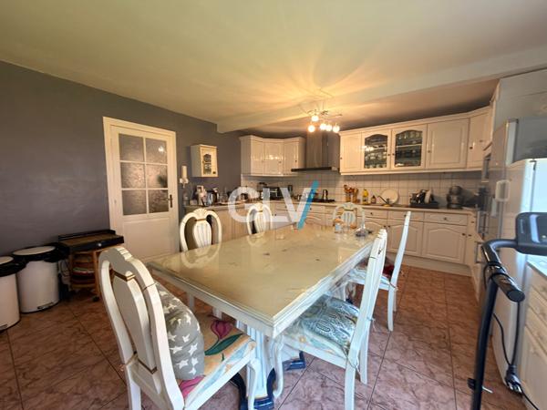Maison 1960 202 m2 Habitable , 5 chambres + Locatif .... , Lille