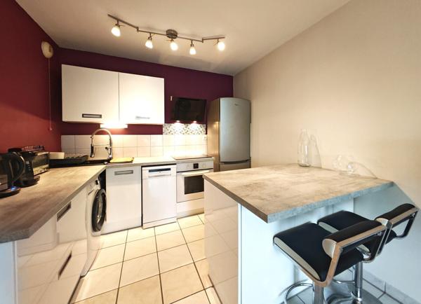 T2, parking souterrain, piscine 178 000 € H.A.I.*