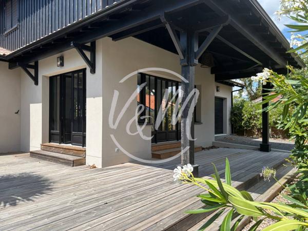 Maison neuve à vendre à Andernos- Villa neuve de plus de 155m² avec 4 chambres, terrasses et jacuzzi à vendre à Andernos côté bassin plage à pied ANDERNOS MAURET