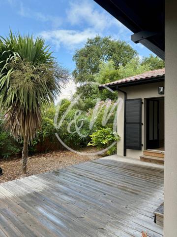 Maison neuve à vendre à Andernos- Villa neuve de plus de 155m² avec 4 chambres, terrasses et jacuzzi à vendre à Andernos côté bassin plage à pied ANDERNOS MAURET