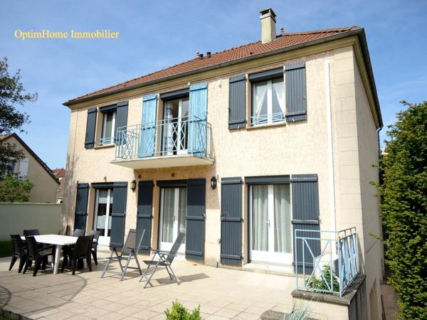 MONTMAGNY(95) - Maison 7 pièces / 5 chambres - 577 500 € FAI