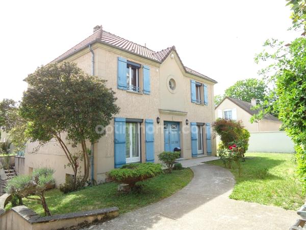 MONTMAGNY(95) - Maison 7 pièces / 5 chambres - 577 500 € FAI