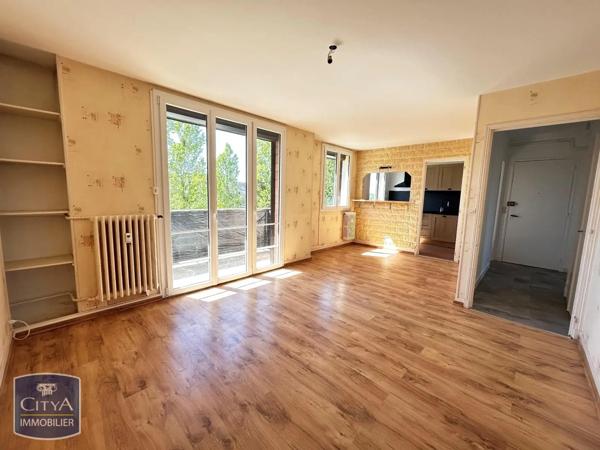 Appartement à louer 3 pièces 58.38m² Charleville-Mézières (08000)