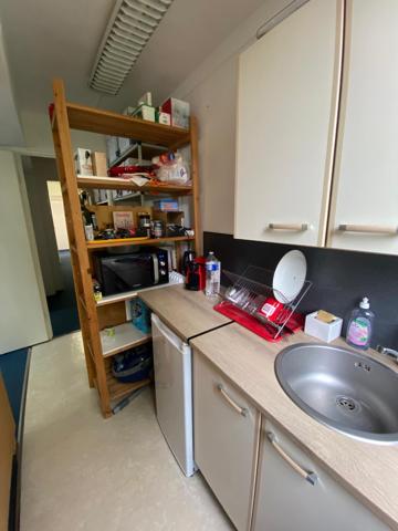 Bureau 5 pièces - 99 m²