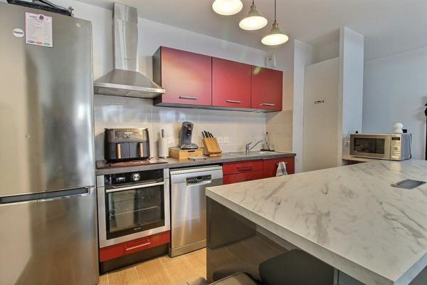 Appartement à vendre    3 pièces • 63 m2 Marseille 10