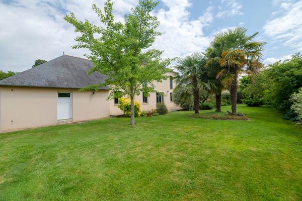 Maison à vendre LE RHEU - 8 pièces /220 m² Habitable/ 1500 m² de terrain / Double Garage