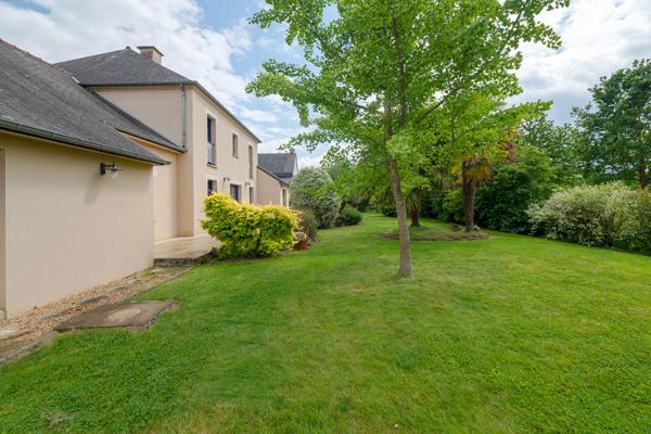Maison à vendre LE RHEU - 8 pièces /220 m² Habitable/ 1500 m² de terrain / Double Garage
