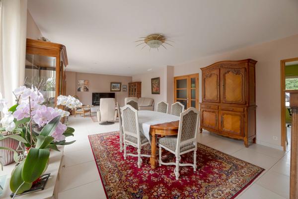 Maison à vendre LE RHEU - 8 pièces /220 m² Habitable/ 1500 m² de terrain / Double Garage