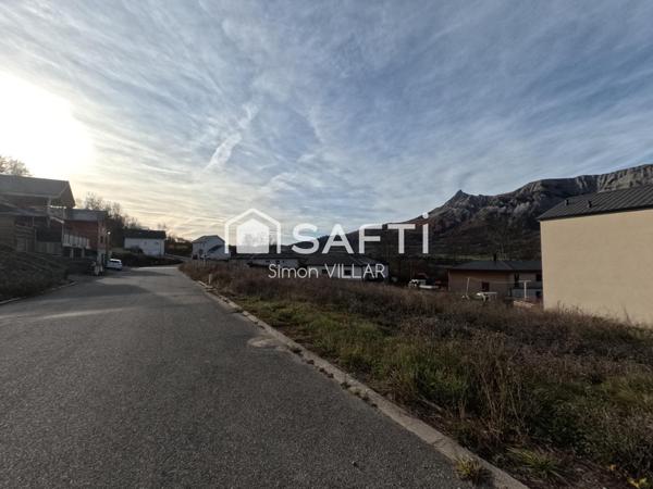 Terrain à proximité du centre de Saint-Bonnet