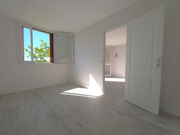 Appartement Romainville 2 pièces 40 m2 Métro Carnot