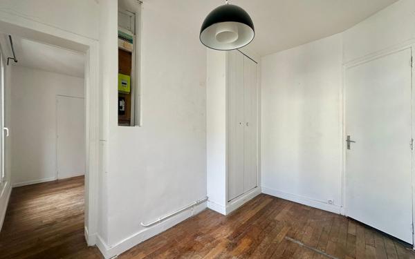 Appartement à vendre    2 pièces • 38,10 m2 Paris 18
