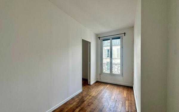 Appartement à vendre    2 pièces • 38,10 m2 Paris 18