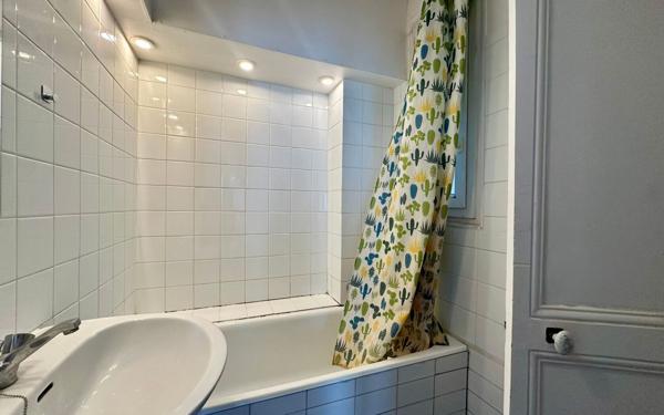 Appartement à vendre    2 pièces • 38,10 m2 Paris 18