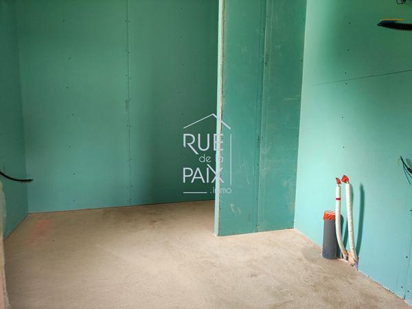 86100 CHATELLERAULT PAVILLON NEUF en état futur d'achèvement 124m² + garage. 772m² de terrain