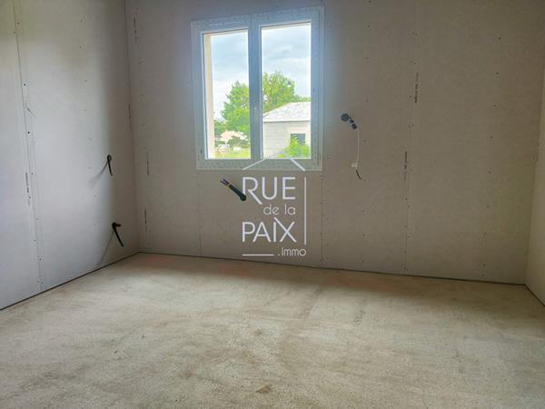 86100 CHATELLERAULT PAVILLON NEUF en état futur d'achèvement 124m² + garage. 772m² de terrain