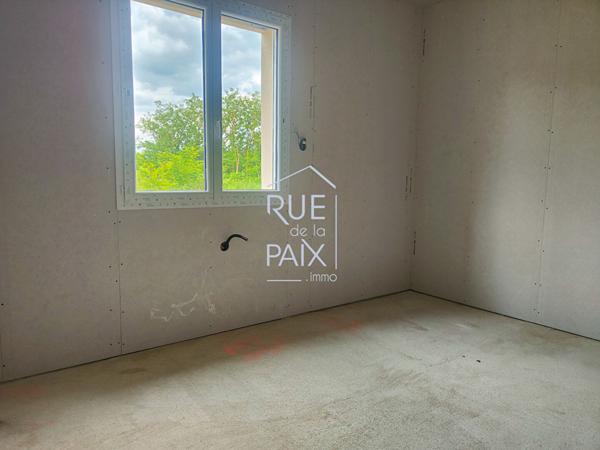86100 CHATELLERAULT PAVILLON NEUF en état futur d'achèvement 124m² + garage. 772m² de terrain