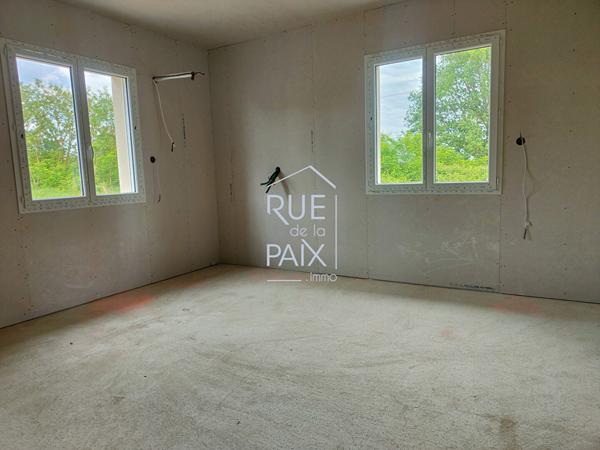 86100 CHATELLERAULT PAVILLON NEUF en état futur d'achèvement 124m² + garage. 772m² de terrain