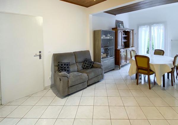 VAURÉAL - LA MAISON FAMILIALE QUI A TOUT POUR PLAIRE !!!