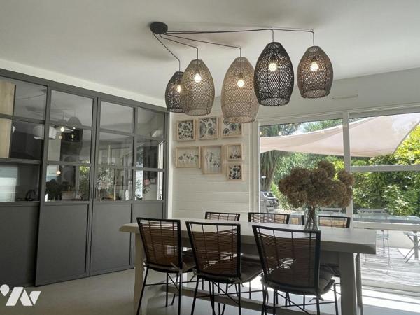 Noyalo – Maison familiale de 200 m² avec piscine et terrasse de 160 m² - DPE B