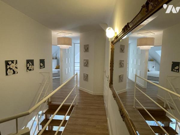 Noyalo – Maison familiale de 200 m² avec piscine et terrasse de 160 m² - DPE B