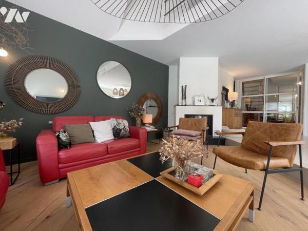 Noyalo – Maison familiale de 200 m² avec piscine et terrasse de 160 m² - DPE B