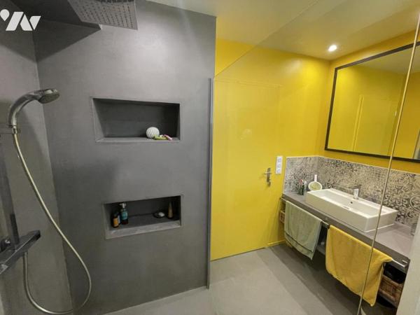 Noyalo – Maison familiale de 200 m² avec piscine et terrasse de 160 m² - DPE B
