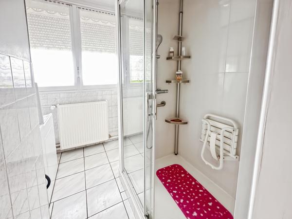 Annexe + parking + appartement