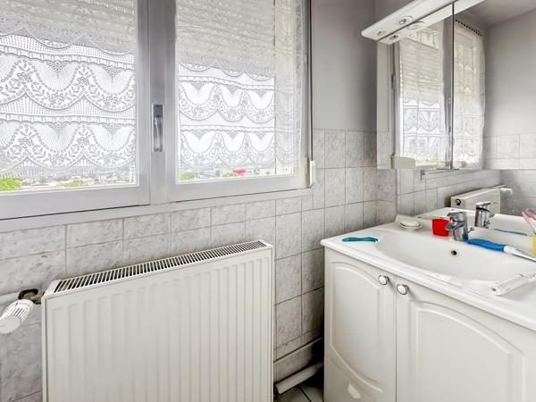 Annexe + parking + appartement