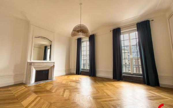 Appartement à louer    4 pièces •  Péronne