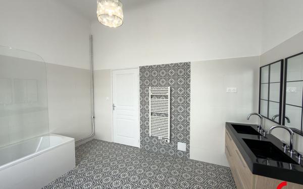 Appartement à louer    4 pièces •  Péronne