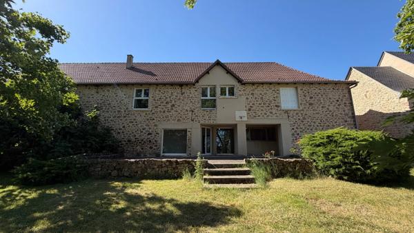 MAISON DE CARACTERE AVEC ESPACE PROFESSIONNEL INDEPENDANT - PARC 3000 M2