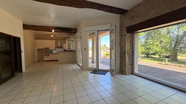 MAISON DE CARACTERE AVEC ESPACE PROFESSIONNEL INDEPENDANT - PARC 3000 M2