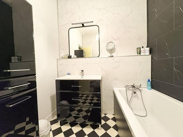 A VENDRE Maison Angers LES JUSTICES de 3 chambres + bureau, garage et jardin