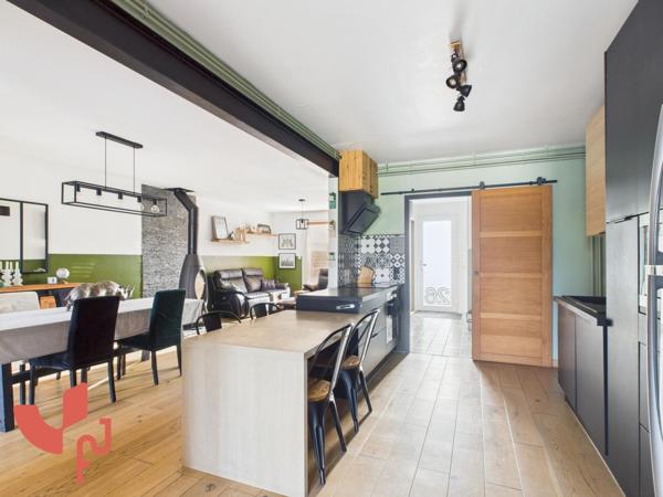 Maison semi-individuelle par le garage, 4 pièces, 2 parkings