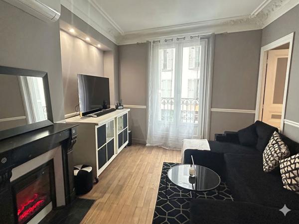 À vendre - T2 rénové 40m2 avec balcons - Bassin de la Villette (Paris 19e)