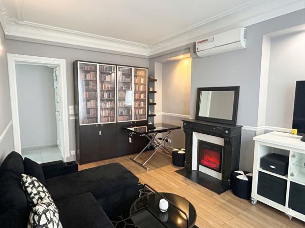 À vendre - T2 rénové 40m2 avec balcons - Bassin de la Villette (Paris 19e)