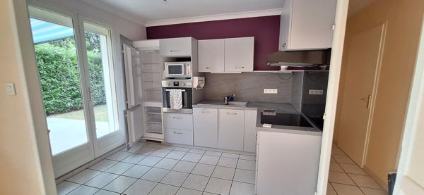 À vendre : Appartement contemporain  T 3  , plain pied avec grande terrasse , jardin  et garage  à Bourg-en-Bresse !