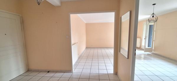 À vendre : Appartement contemporain  T 3  , plain pied avec grande terrasse , jardin  et garage  à Bourg-en-Bresse !