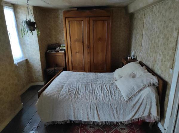 Maison à vendre à Ambrières-les-Vallées en Mayenne (53300), ref : 53075DLS24046