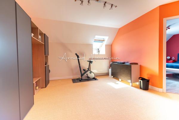 Maison récente avec piscine au cœur du village !